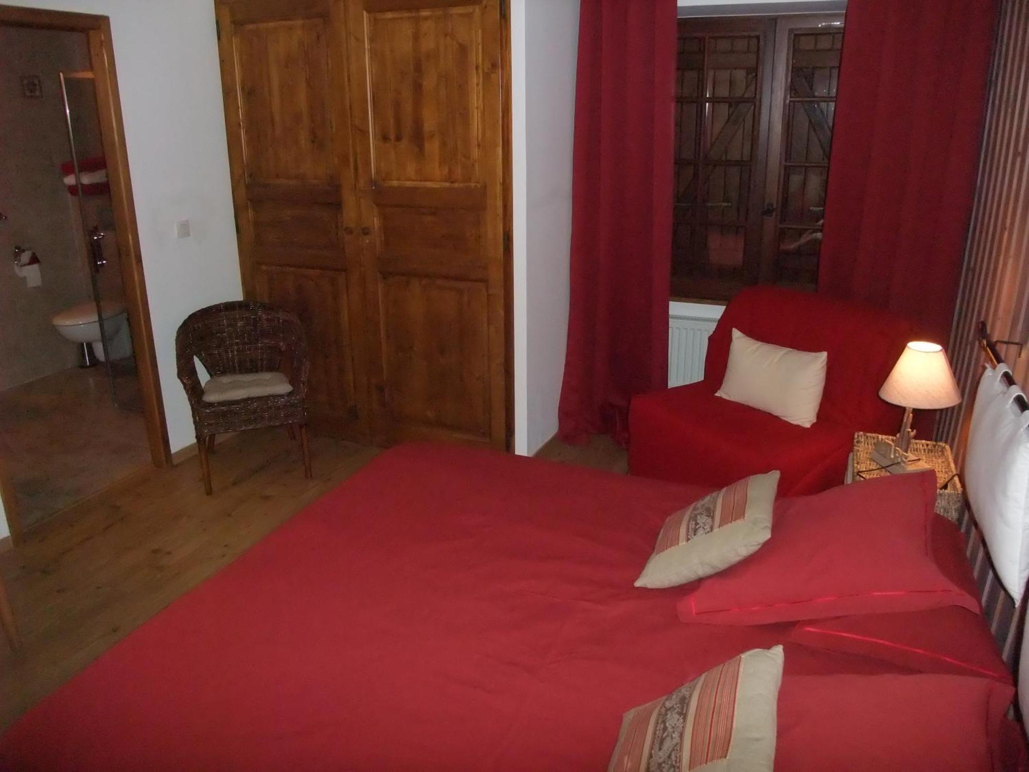 Le Domaine Du Grand Cellier Chambres D'Hotes En Savoie Tournon-sur-Rhône Rum bild