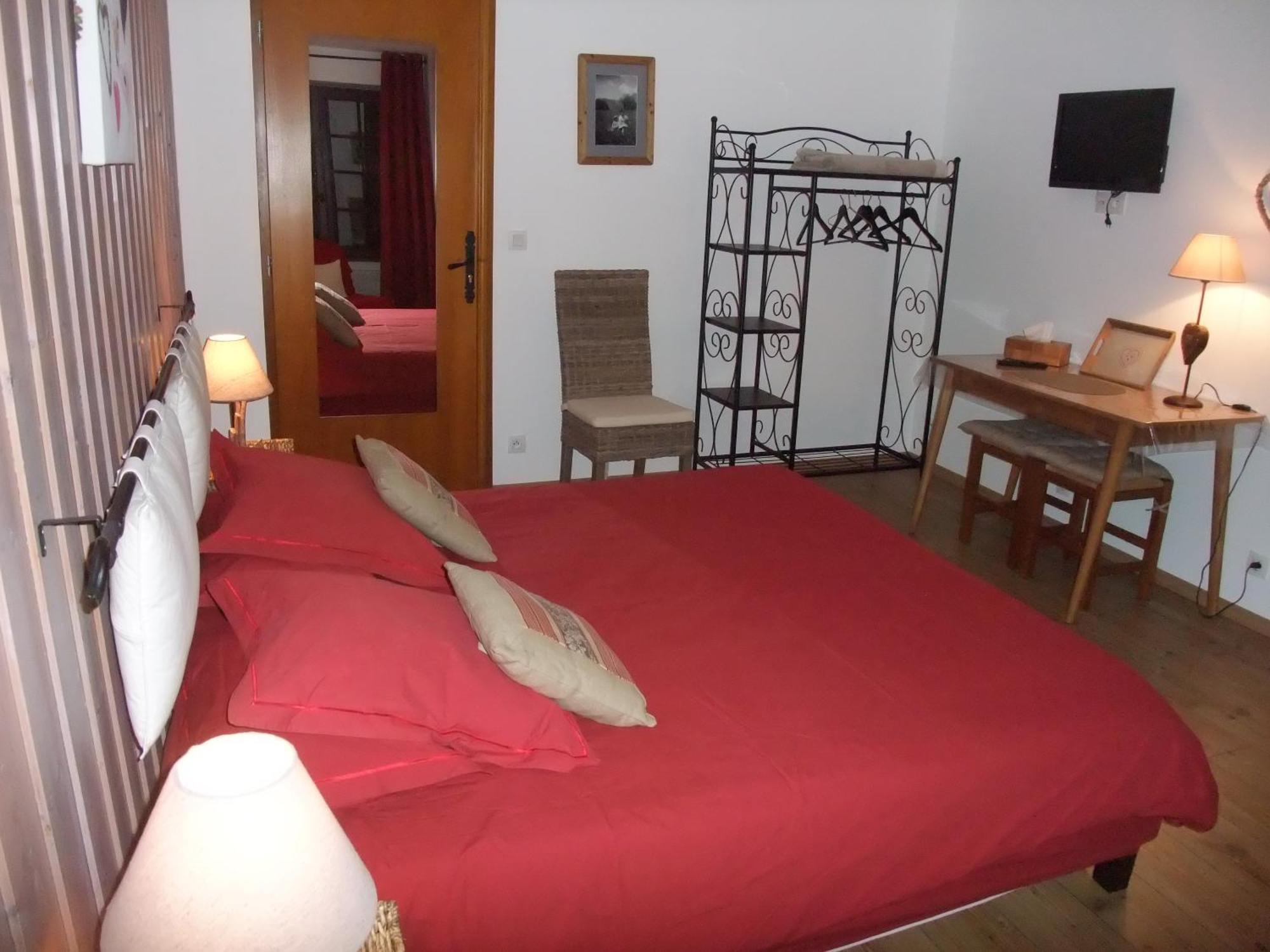 Le Domaine Du Grand Cellier Chambres D'Hotes En Savoie Tournon-sur-Rhône Rum bild