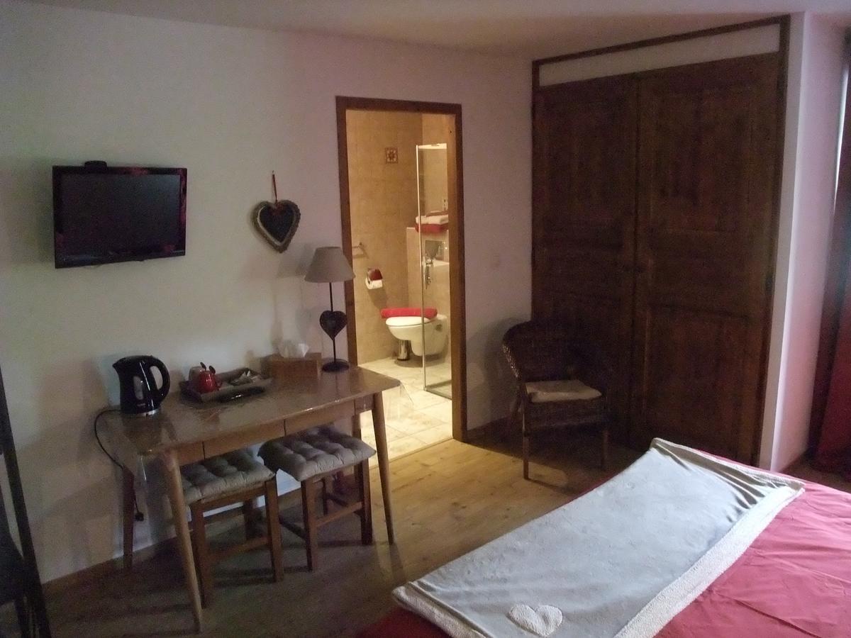 Le Domaine Du Grand Cellier Chambres D'Hotes En Savoie Tournon-sur-Rhône Exteriör bild